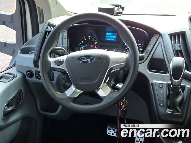 Ford Transit 2017 — photo 10