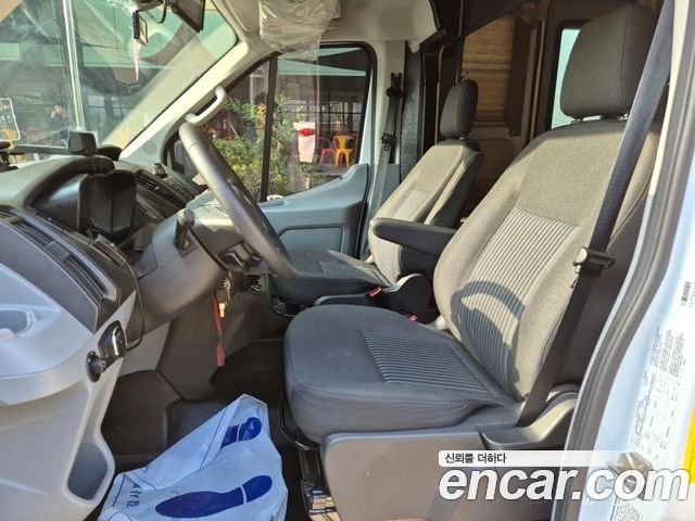 Ford Transit 2017 — photo 11