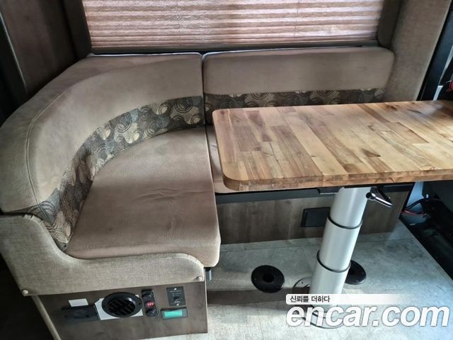 Ford Transit 2017 — photo 17