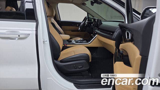 Kia Canival 2022 — photo 11