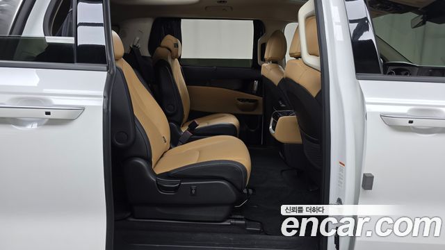 Kia Canival 2022 — photo 12