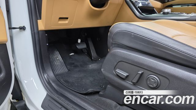 Kia Canival 2022 — photo 17