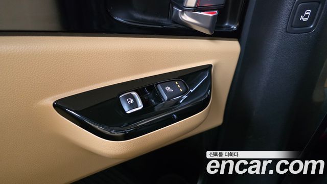 Kia Canival 2022 — photo 18