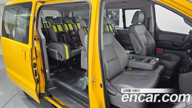 Hyundai Starex 2019 — photo 11