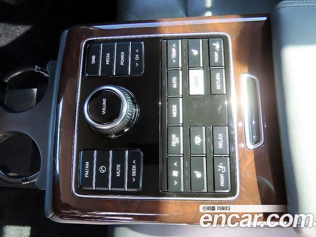 Hyundai Equus 2015 — photo 18