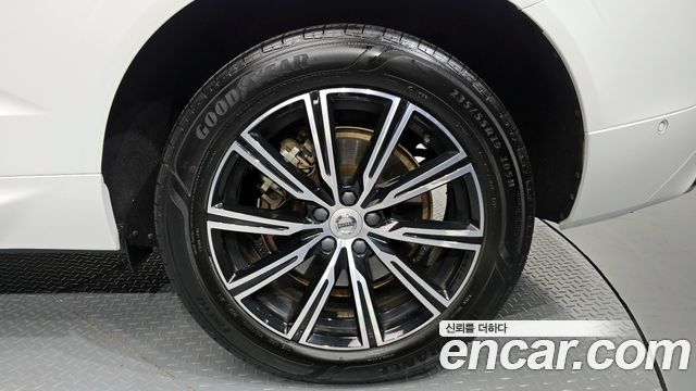 Volvo XC60 2021 — photo 5