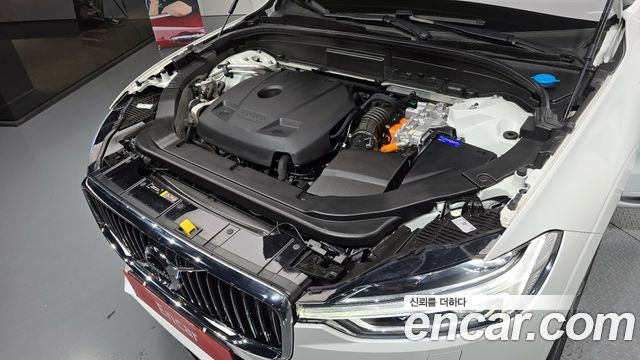 Volvo XC60 2021 — photo 6
