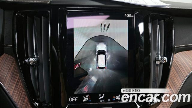 Volvo XC60 2021 — photo 14