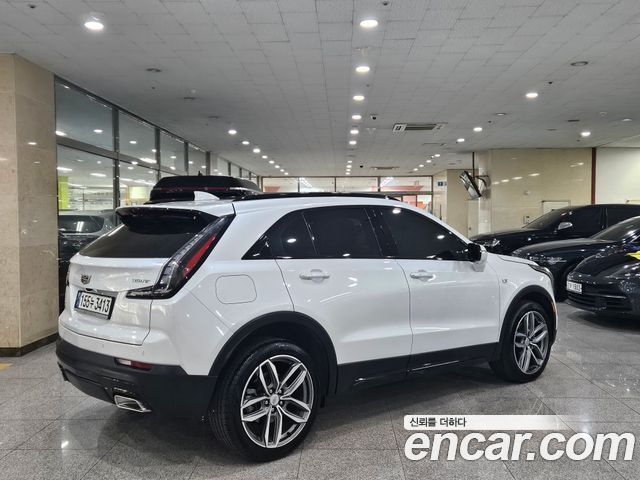 Cadillac XT4 2023 — photo 3