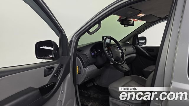 Hyundai Starex 2018 — photo 10