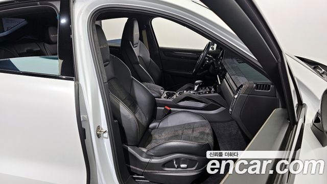Porsche Cayenne 2023 — photo 12