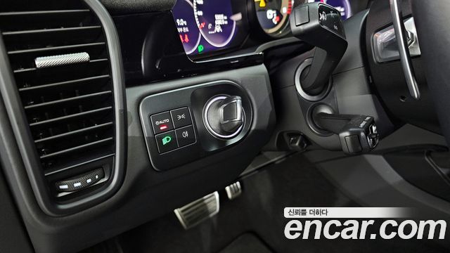 Porsche Cayenne 2023 — photo 15