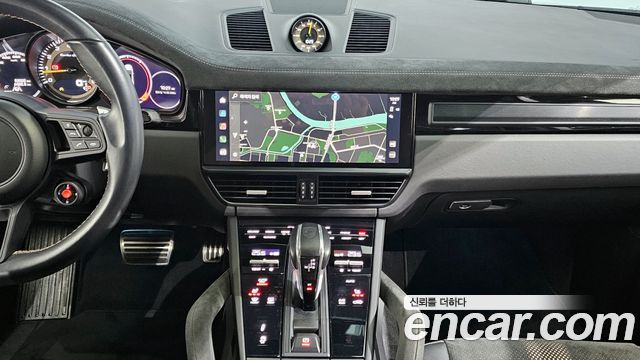 Porsche Cayenne 2023 — photo 20