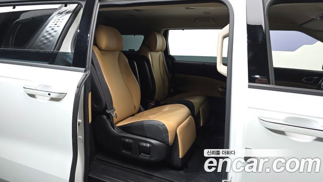 Kia Canival 2022 — photo 12