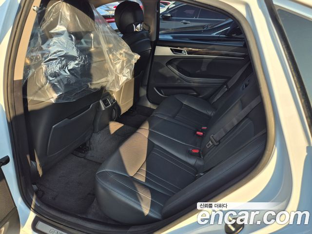 Genesis G80 2018 — photo 11