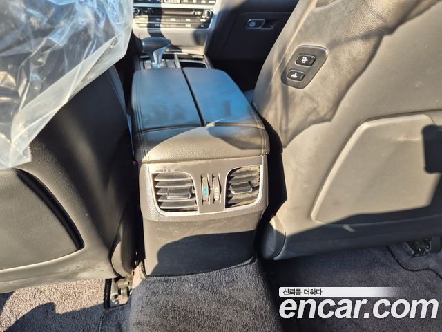 Genesis G80 2018 — photo 13