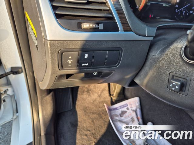 Genesis G80 2018 — photo 15