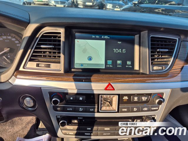 Genesis G80 2018 — photo 19