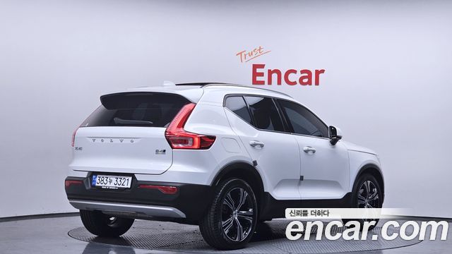 Volvo XC40 2021 — photo 2