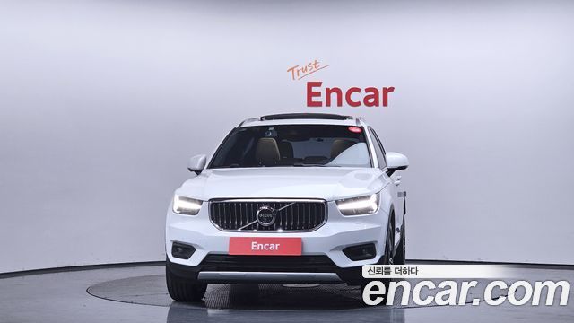 Volvo XC40 2021 — photo 3