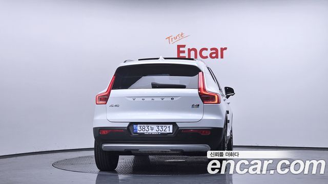 Volvo XC40 2021 — photo 4