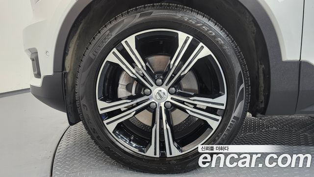 Volvo XC40 2021 — photo 5