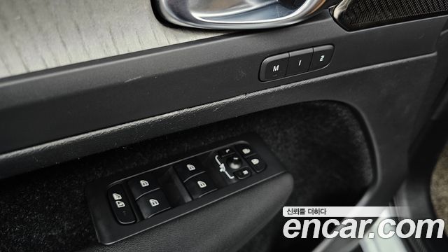 Volvo XC40 2021 — photo 14