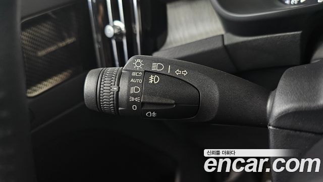 Volvo XC40 2021 — photo 15