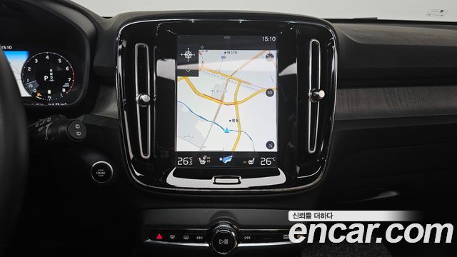 Volvo XC40 2021 — photo 16