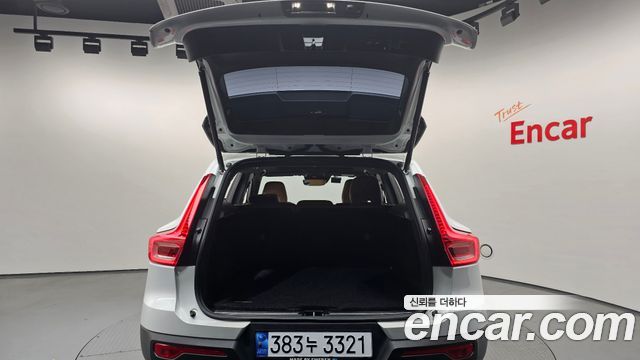 Volvo XC40 2021 — photo 20