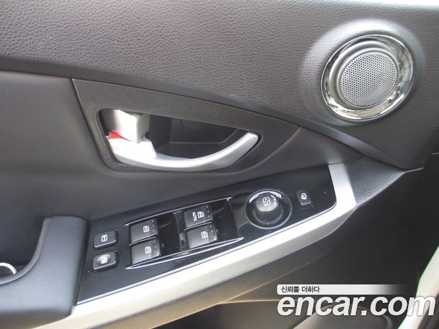 KG Mobility KORANDO 2015 — photo 17
