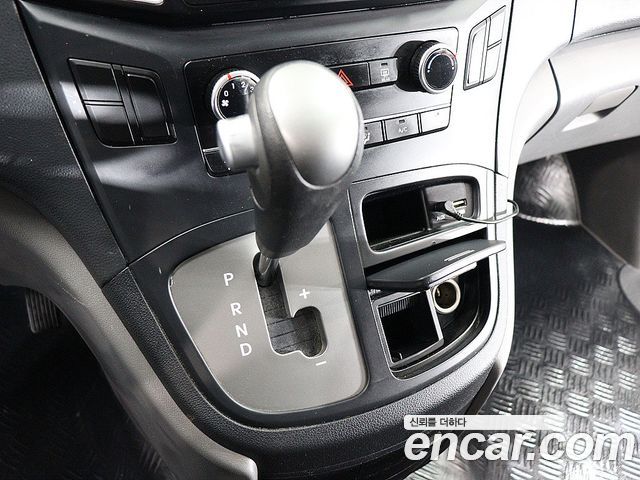 Hyundai Starex 2018 — photo 9