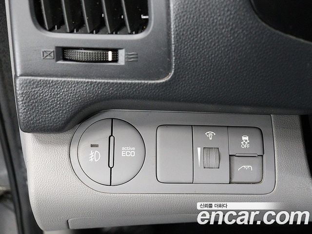 Hyundai Starex 2018 — photo 13