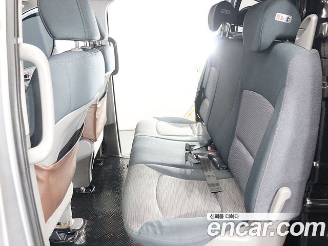 Hyundai Starex 2018 — photo 17