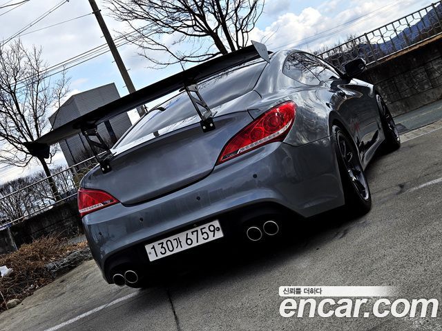 Hyundai Genesis 2009 — photo 2