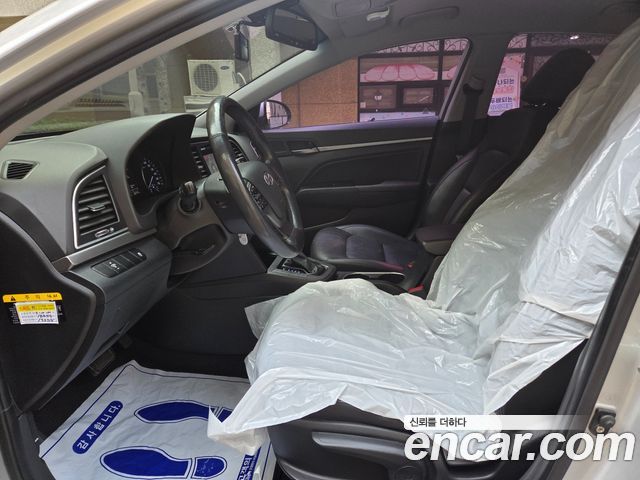 Hyundai AVANTE 2016 — photo 9