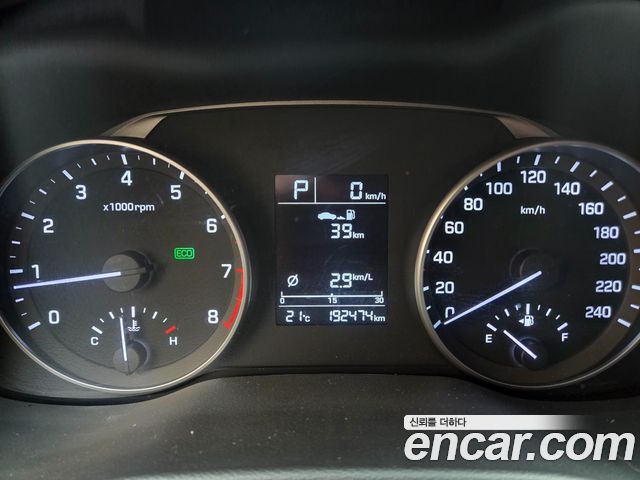 Hyundai AVANTE 2016 — photo 13