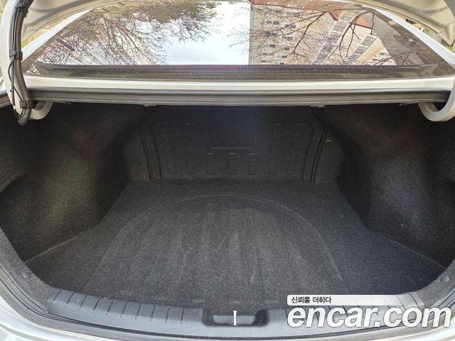 Hyundai AVANTE 2016 — photo 19