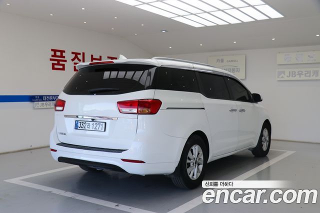 Kia Canival 2015 — photo 4