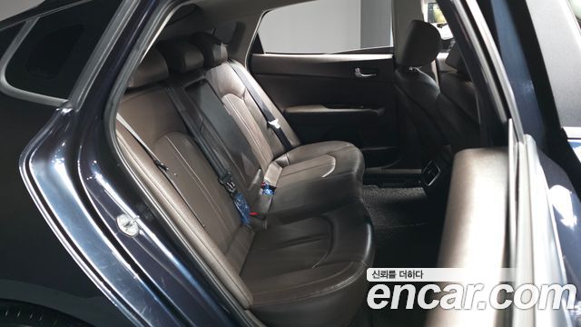 Kia K5 2019 — photo 12