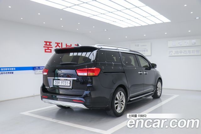 Kia Canival 2015 — photo 4