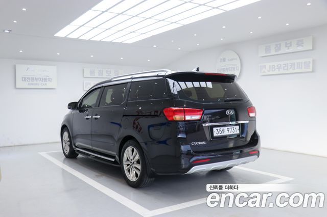 Kia Canival 2015 — photo 6