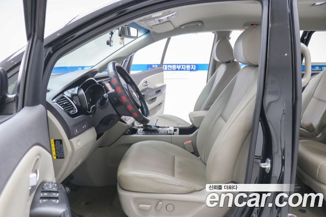 Kia Canival 2015 — photo 8