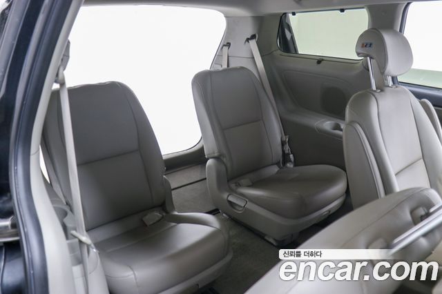 Kia Canival 2015 — photo 10