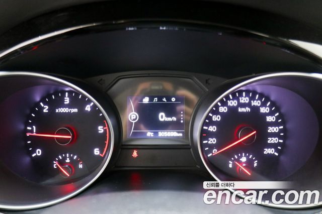 Kia Canival 2015 — photo 13