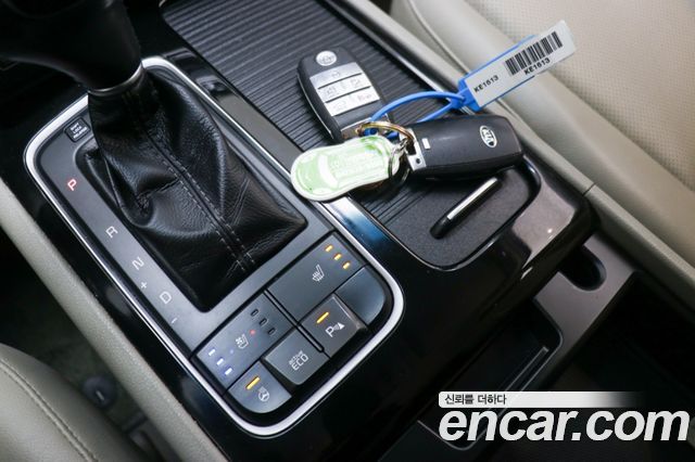 Kia Canival 2015 — photo 15