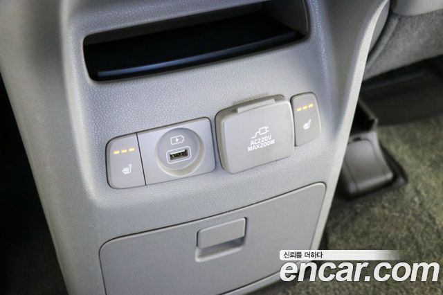 Kia Canival 2015 — photo 16