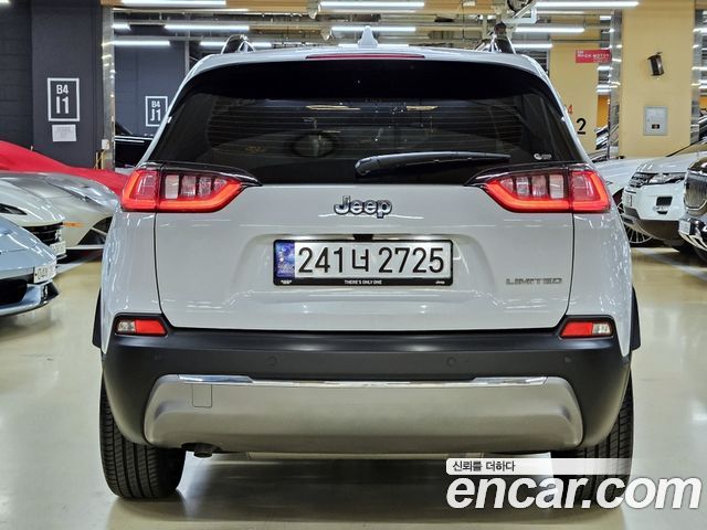 Jeep Cherokee 2022 — photo 4