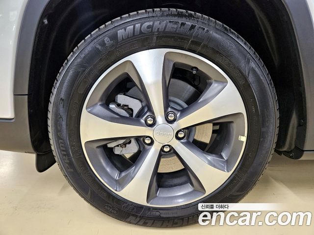 Jeep Cherokee 2022 — photo 5