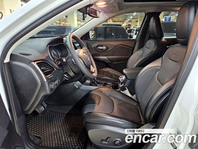 Jeep Cherokee 2022 — photo 10